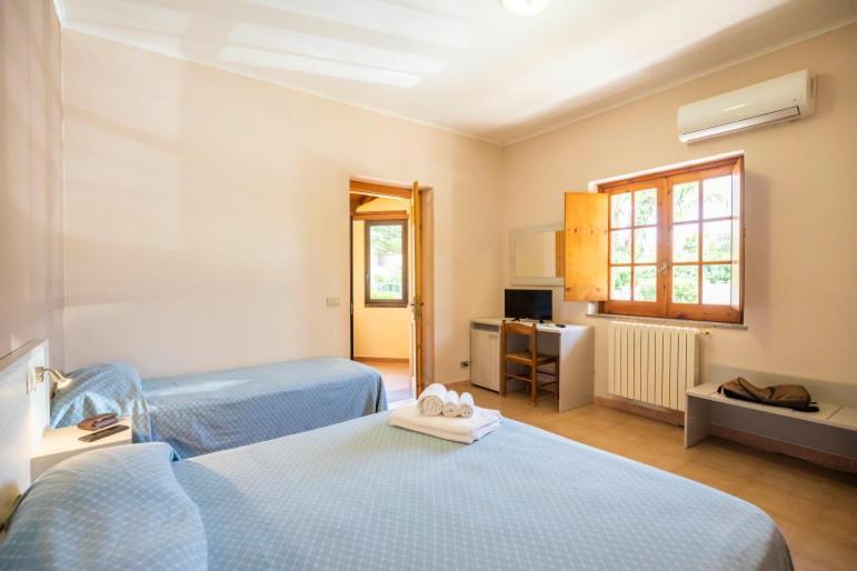 Hotel La Fattoria Sul Mare Capo Vaticano Room photo